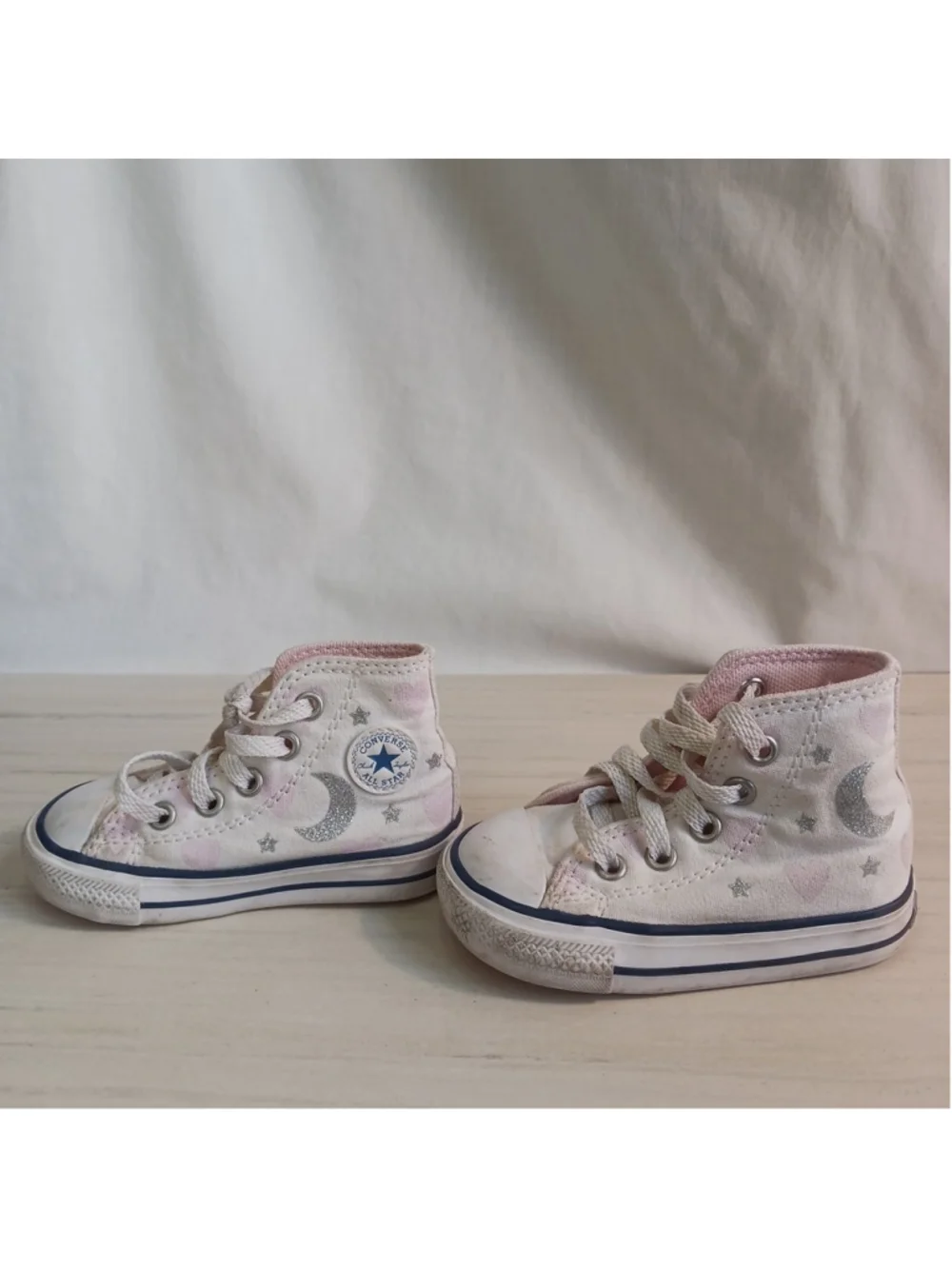 Converse step into